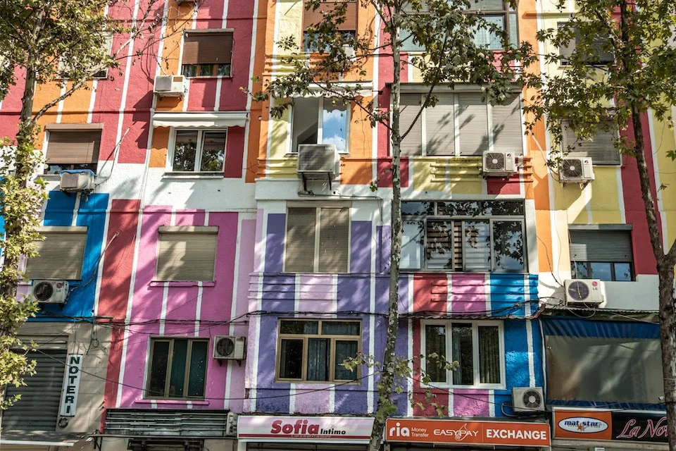 Tirana a colori